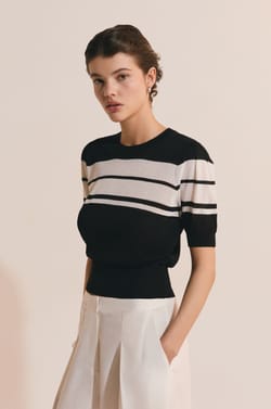 Pull en maille &agrave; manches 3/4 et taille cintr&eacute;e;${refinementColor}