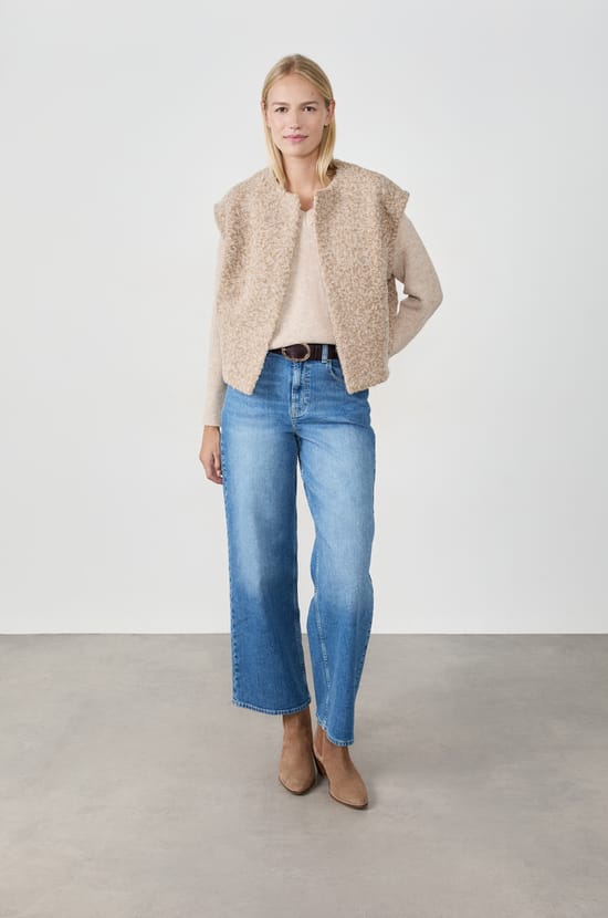 Sleeveless Jacket;${refinementColor}
