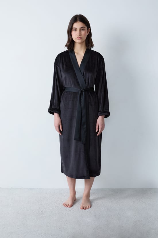 Velvet Robe;${refinementColor}
