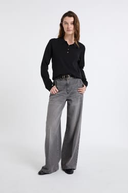 Pull col polo avec boutons dor&eacute;s;${refinementColor}