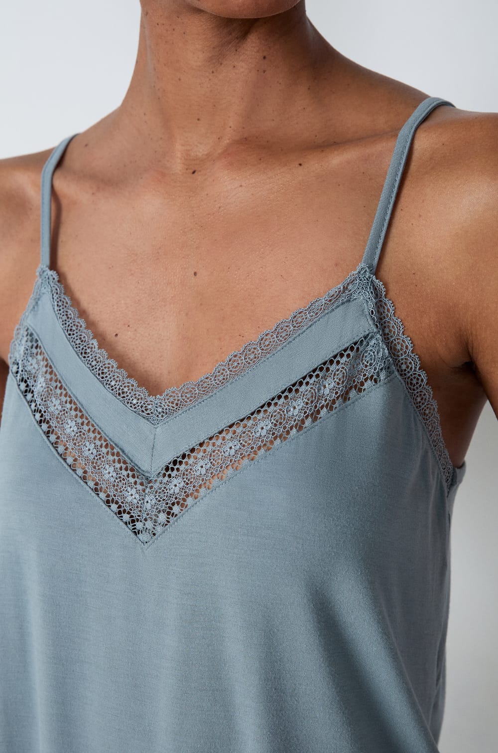 Camisole with thin straps and lace neckline;${refinementColor}