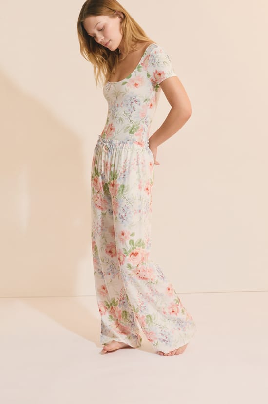 Pantalon de pyjama &agrave; motif fleuri;${refinementColor}
