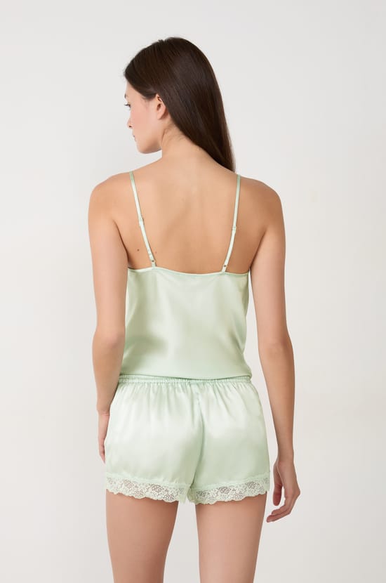 Short de pyjama en soie détails dentelle;${refinementColor}