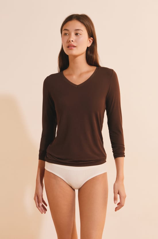 T-Shirt mit V-Ausschnitt aus Thermostrick;${refinementColor}