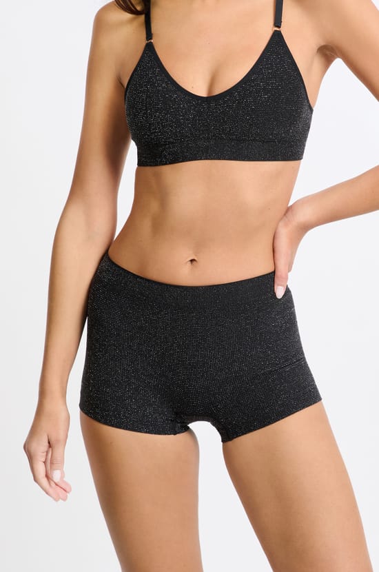 Nahtlose schimmernde Shorts;${refinementColor}