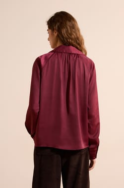 Chemise satin&eacute;e;${refinementColor}