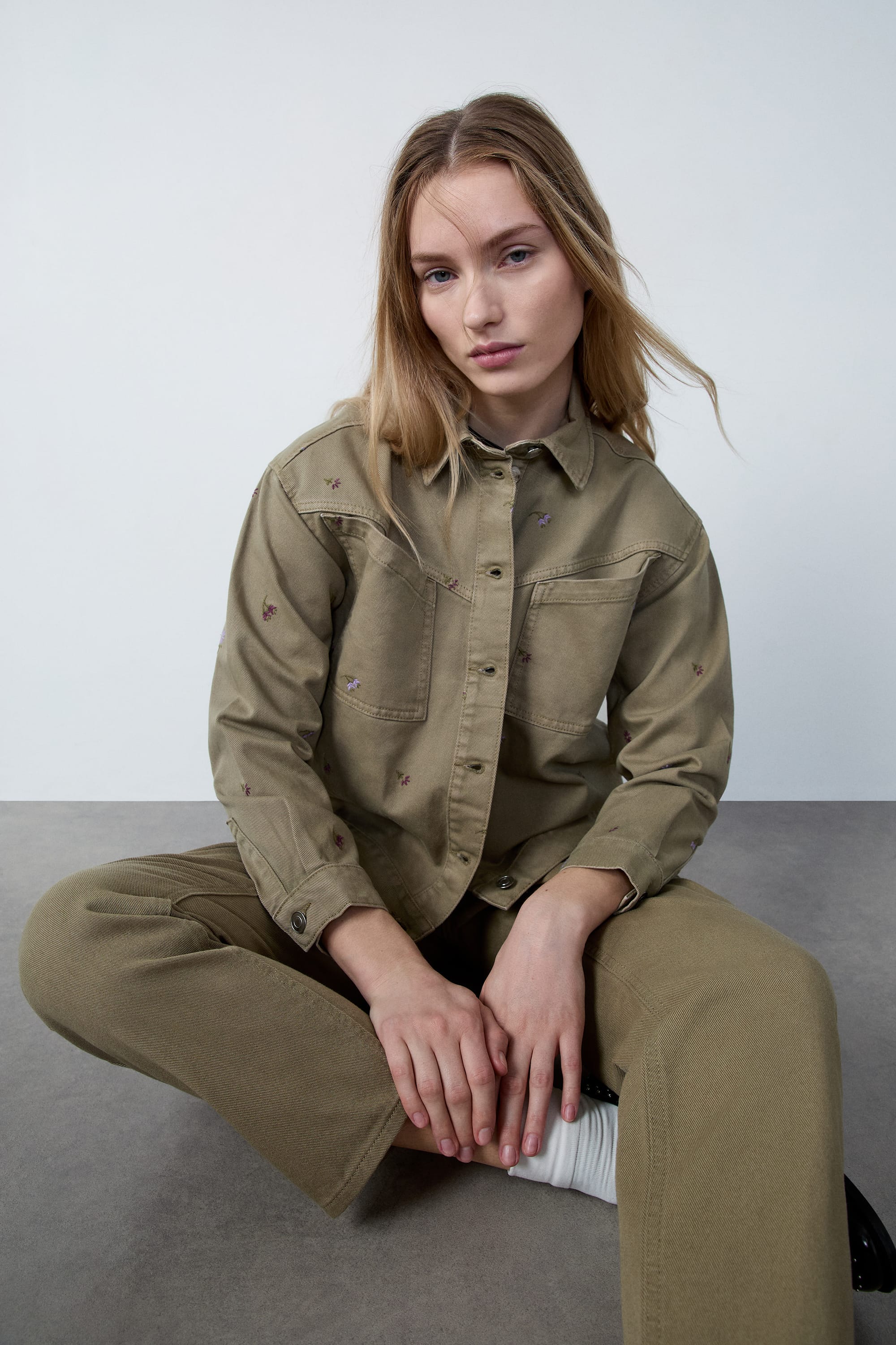 veste avec broderie fleuries