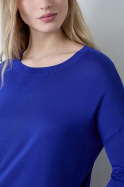 Round Neck Sweater;${refinementColor}