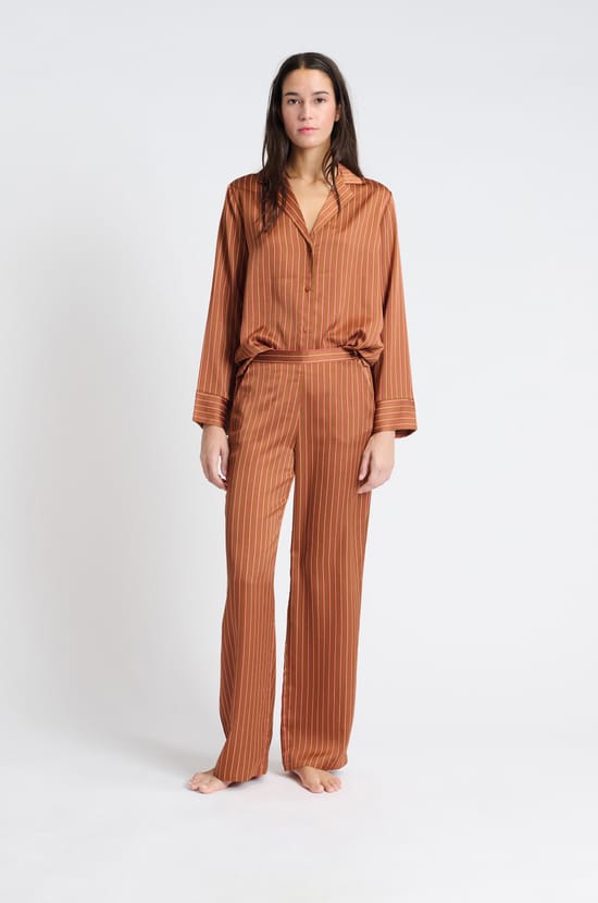 Pantalon de pyjama satiné à rayures;${refinementColor}