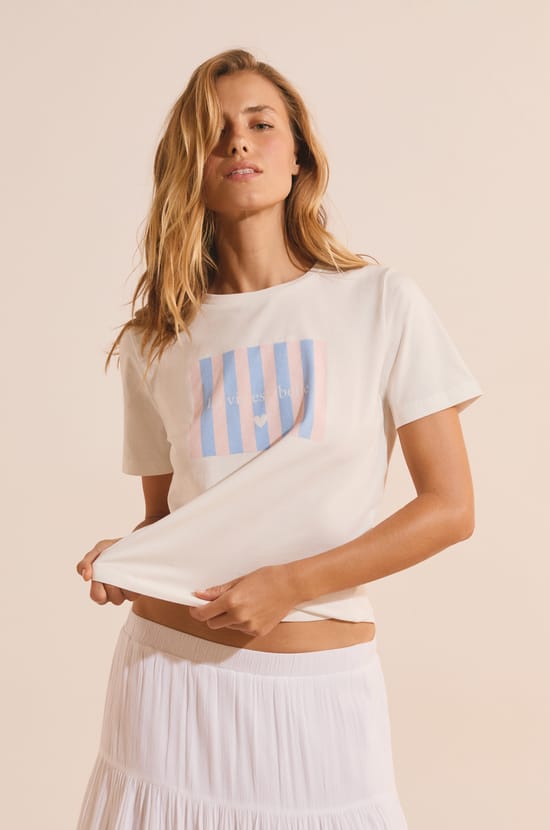 Short-sleeved T-shirt with "la vie est belle" inscription;${refinementColor}