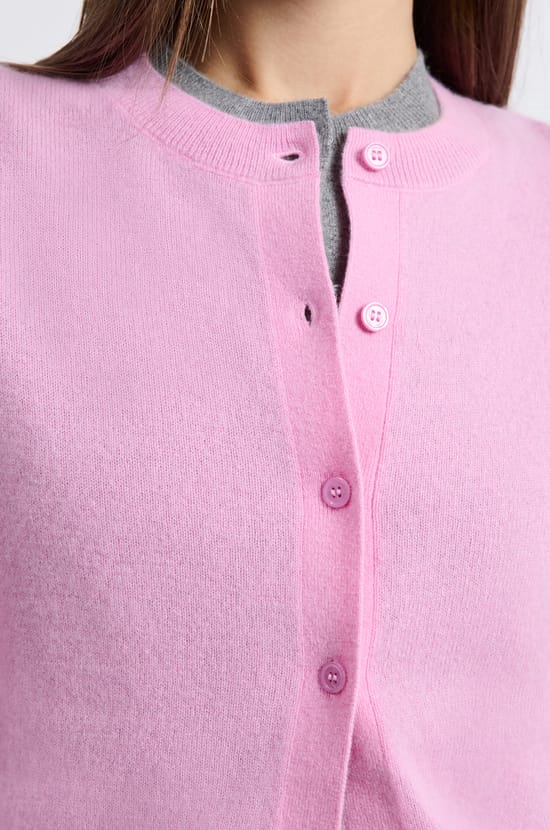 Pull cardigan avec boutons en cachemire;${refinementColor}