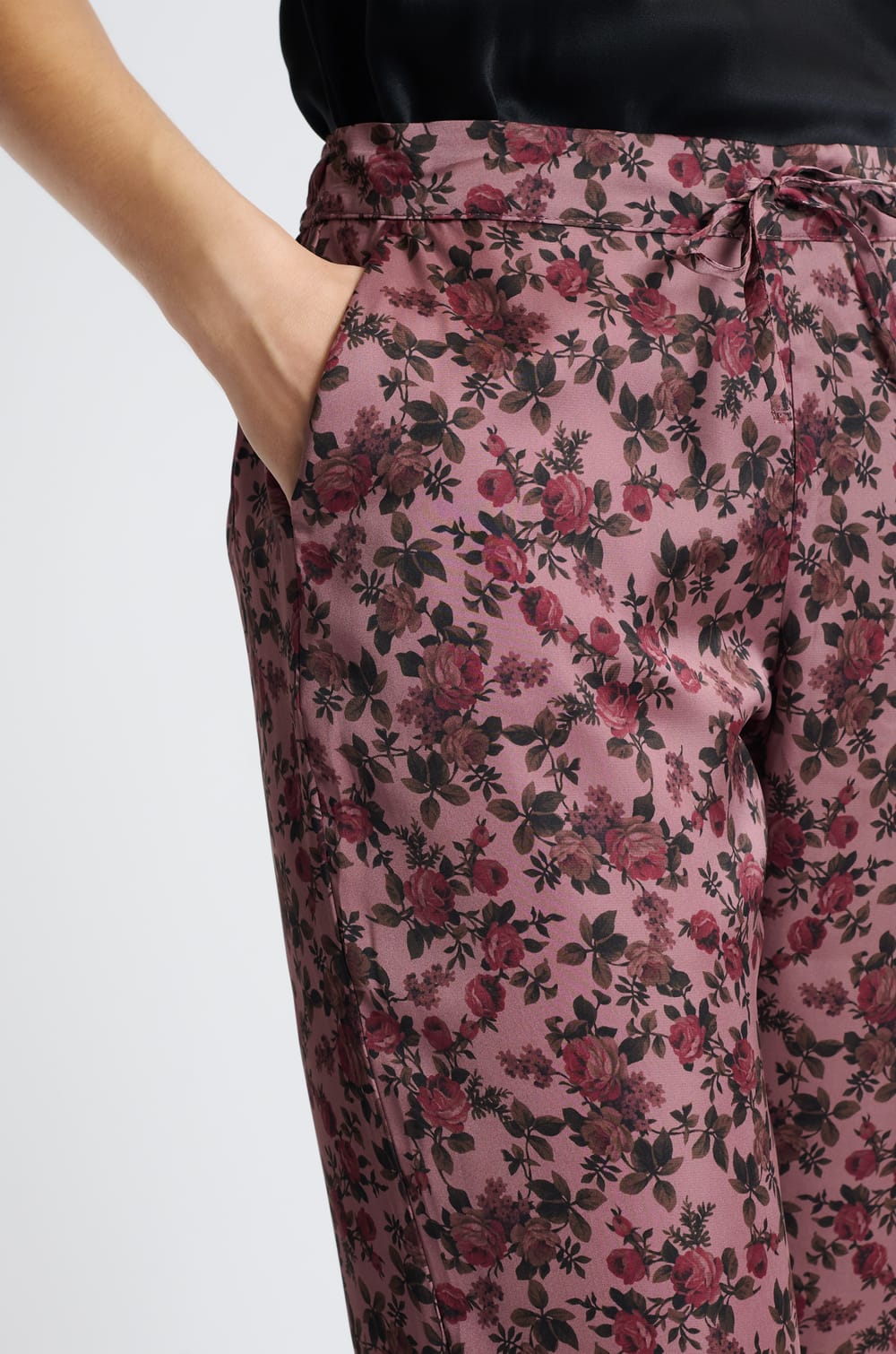 Pantalon de pyjama satiné;${refinementColor}