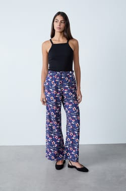 Wide-leg trousers with floral pattern;${refinementColor}