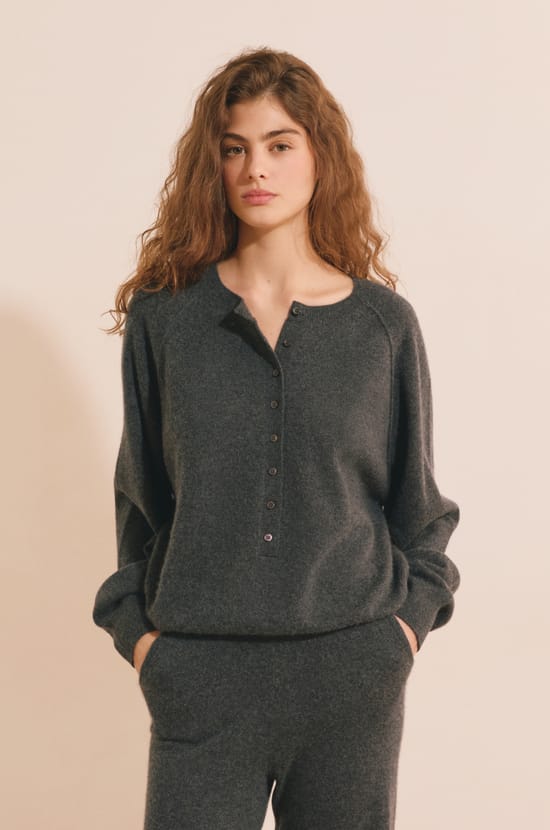 Pull avec boutons 100% cachemire;${refinementColor}