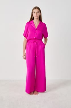 Wijde satijnen broek;${refinementColor}