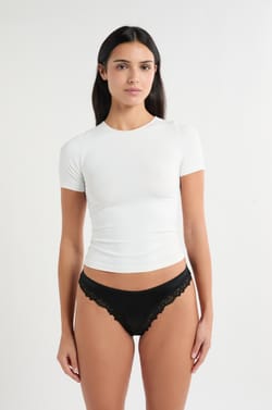 String en microfibre d&eacute;tails dentelle;${refinementColor}