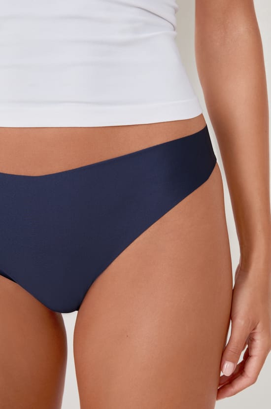 Tanga en microfibre;${refinementColor}