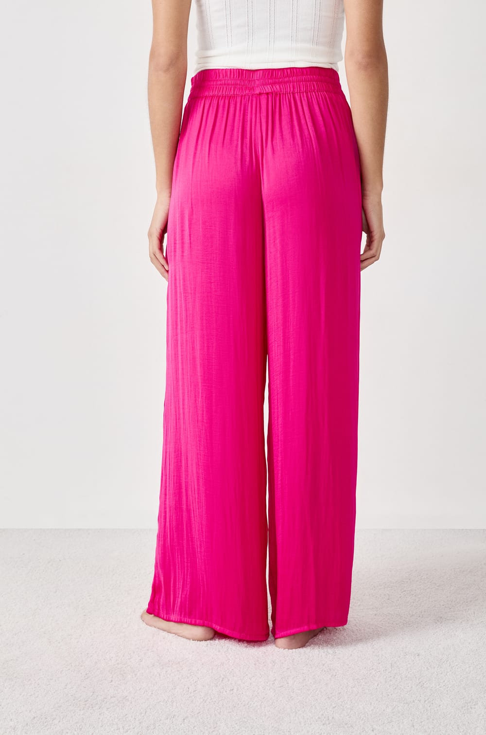 Pantalon satiné coupe large;${refinementColor}