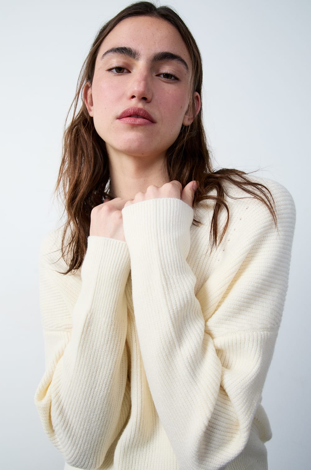 Long-sleeved V-neck sweater;${refinementColor}