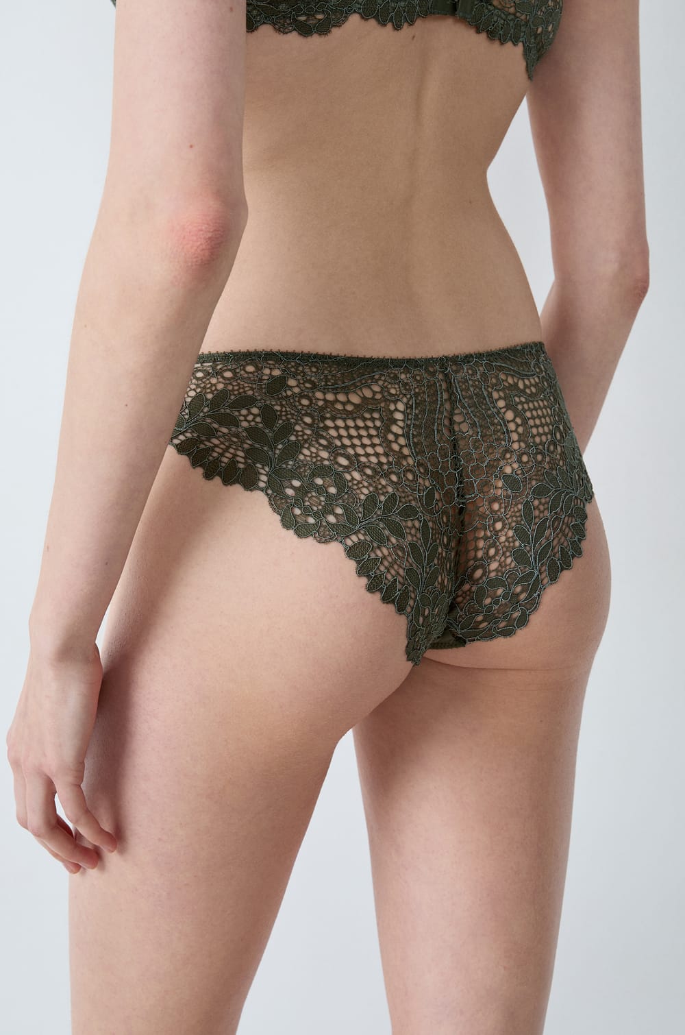 Hipster en dentelle;${refinementColor}