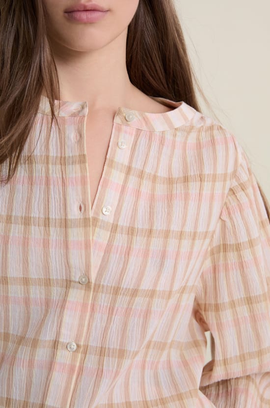 Blouse &agrave; carreaux en coton;${refinementColor}