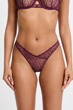 Tanga con bordado floral;${refinementColor}