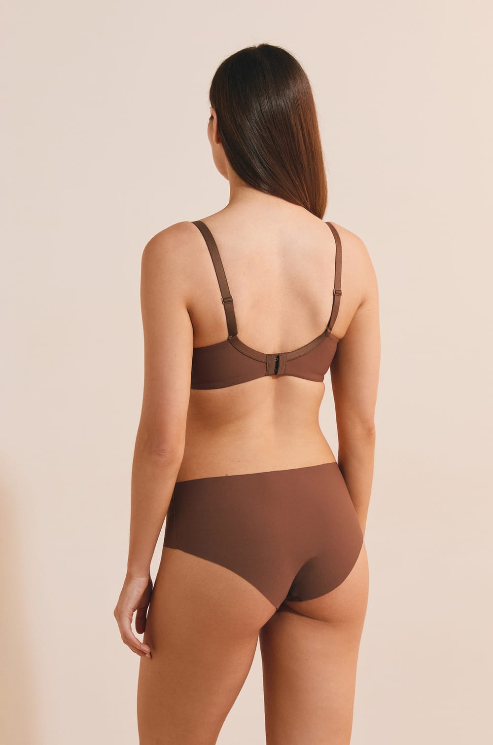Soutien-gorge corbeille minimizer;${refinementColor}