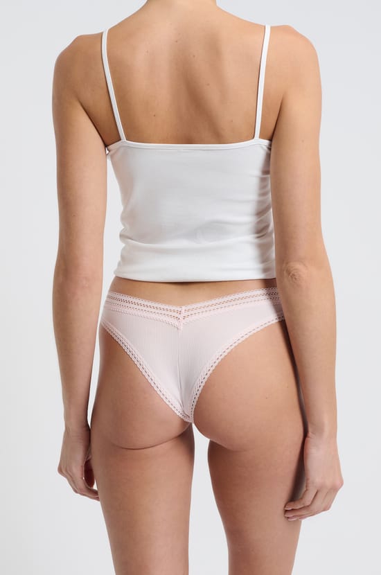 Tanga V-shape en microfibre et dentelle;${refinementColor}
