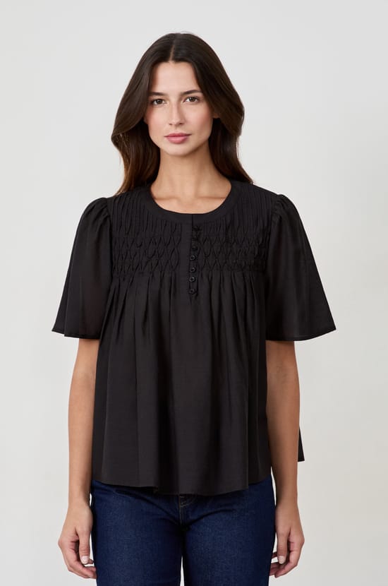 Short-sleeved blouse;${refinementColor}