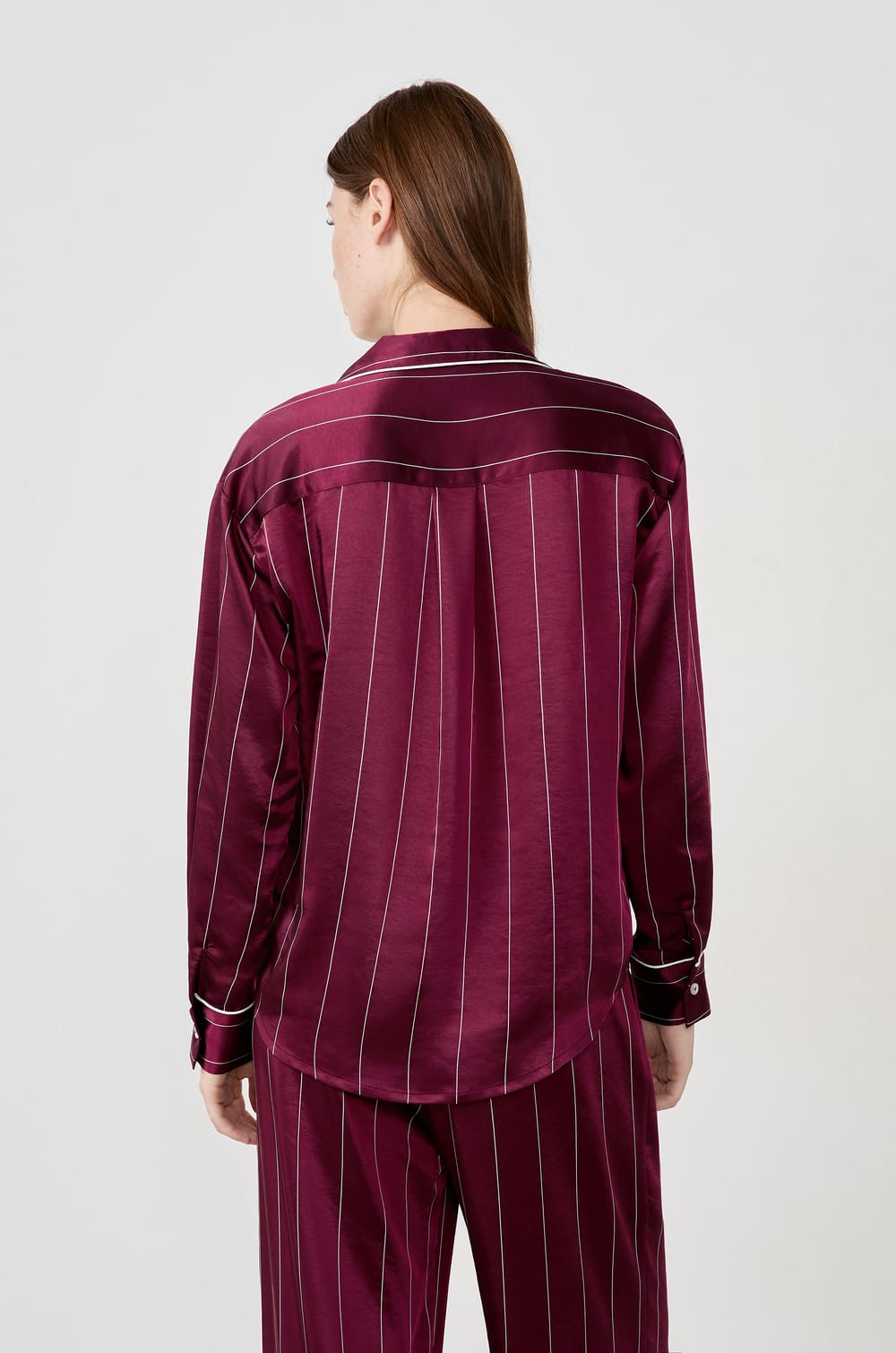 Chemise de pyjama à rayures en satin;${refinementColor}