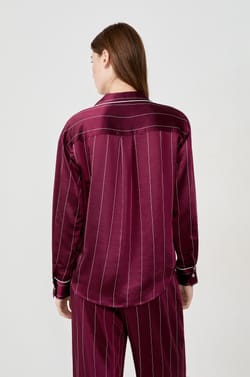 Chemise de pyjama à rayures en satin;${refinementColor}