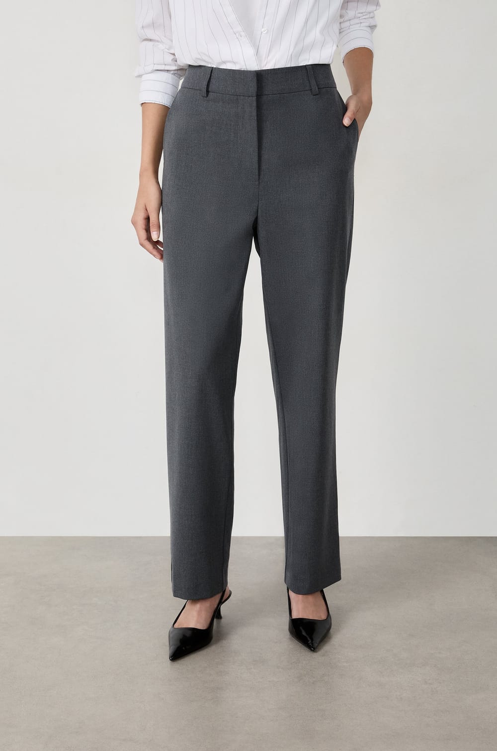 Straight-Leg Pants;${refinementColor}