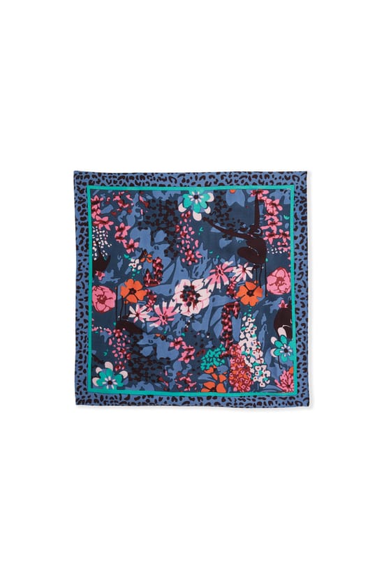 Foulard &agrave; motifs;${refinementColor}