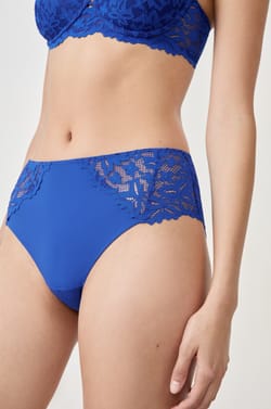 Shorty en dentelle;${refinementColor}