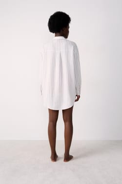 Camisa de playa a rayas de lino;${refinementColor}