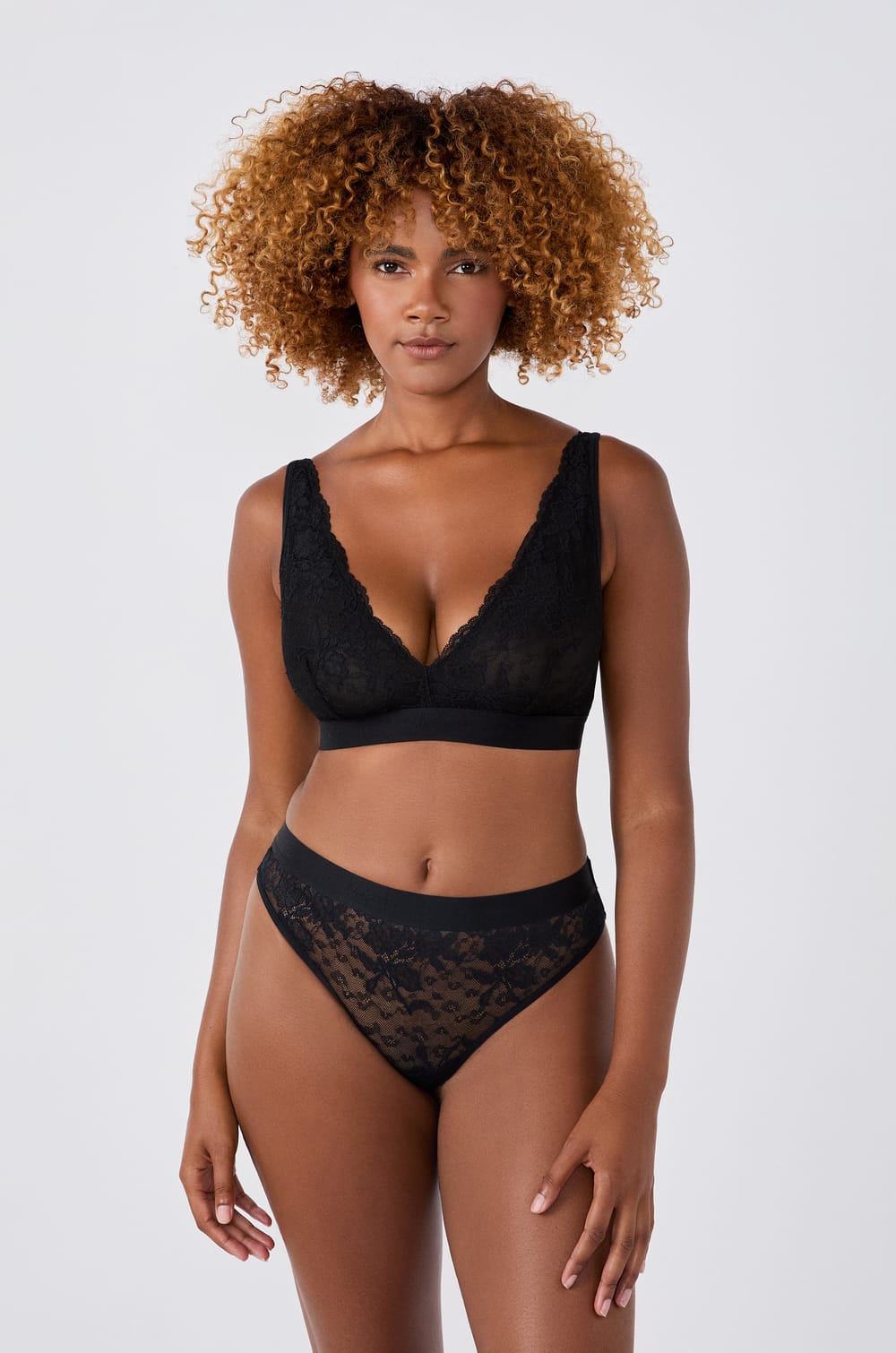 String en dentelle Lemonade Dolls x Etam;${refinementColor}