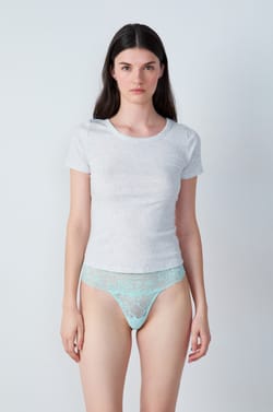 String en dentelle;${refinementColor}