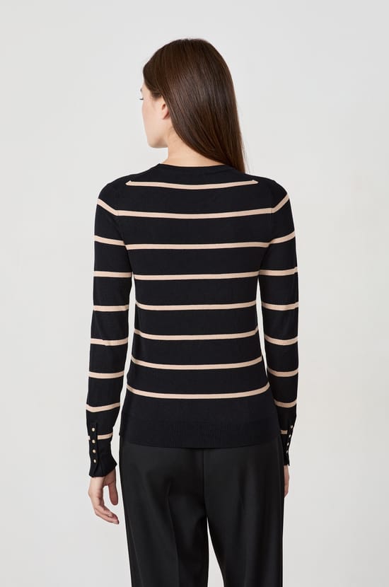 Long-sleeved sweater;${refinementColor}
