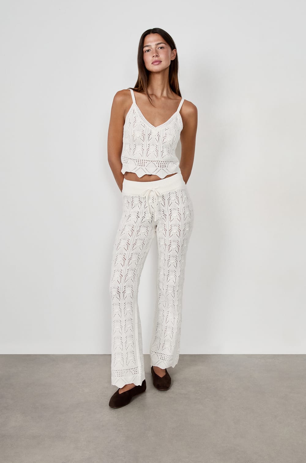 Pantalón de punto con diseño;${refinementColor}