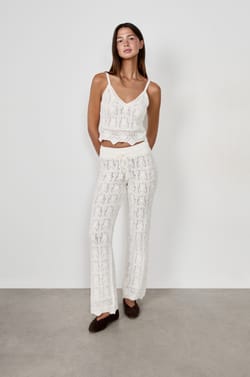 Pantalón de punto con diseño;${refinementColor}