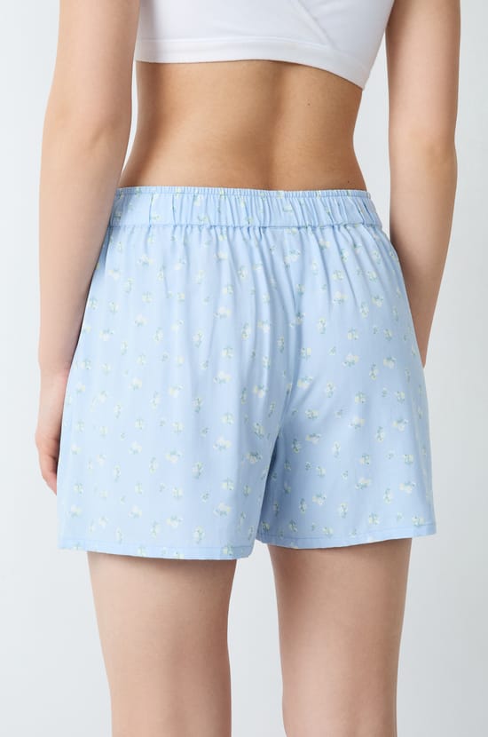 Květinov&eacute; pyžamov&eacute; &scaron;ortky;${refinementColor}