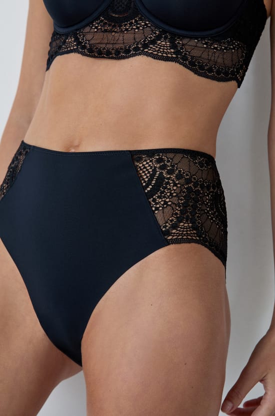 Midi Brief in Microfiber;${refinementColor}