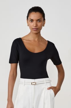 V-neck cotton backless T-shirt;${refinementColor}