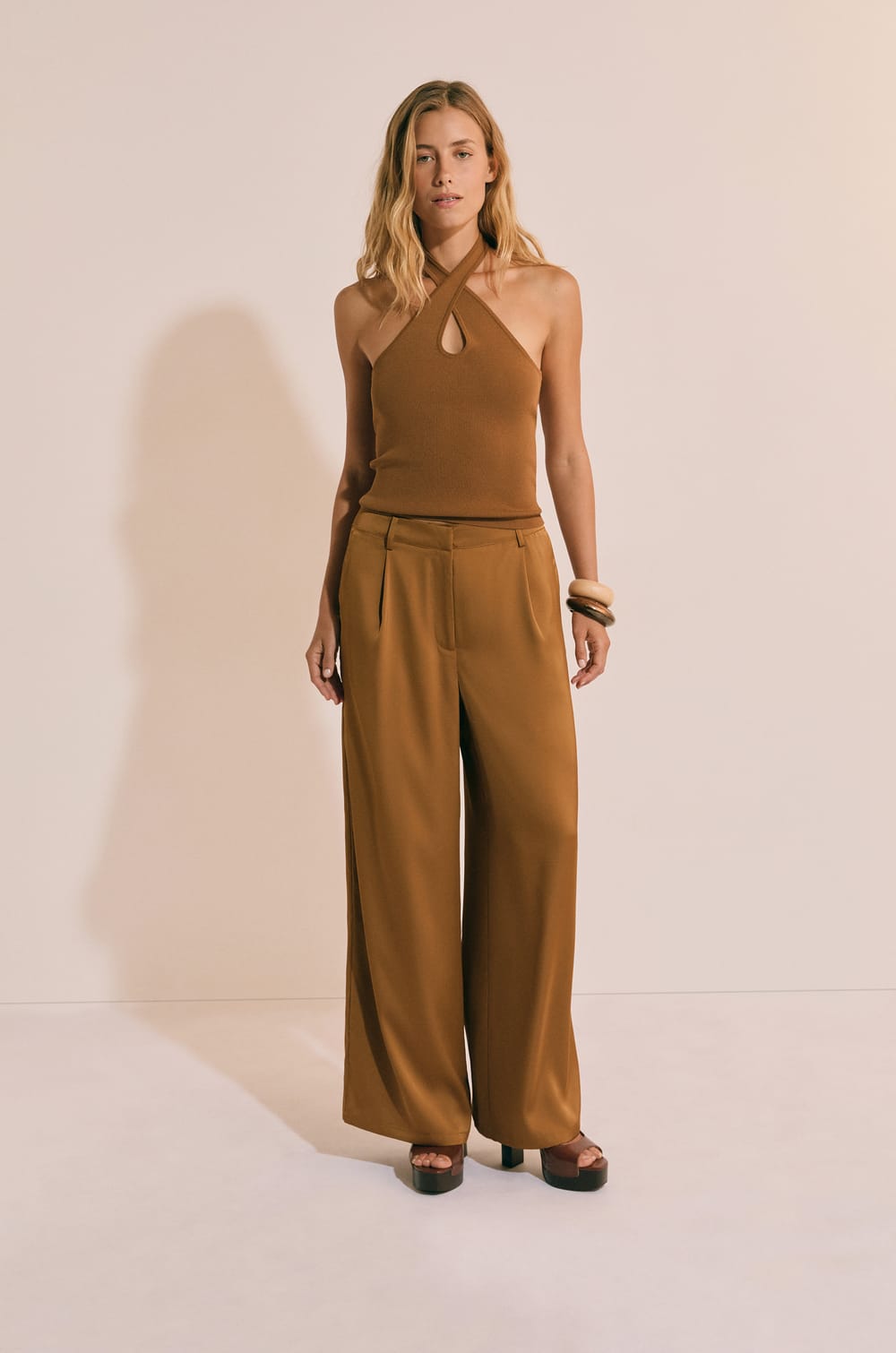 Top sans manches col crois&eacute;;${refinementColor}