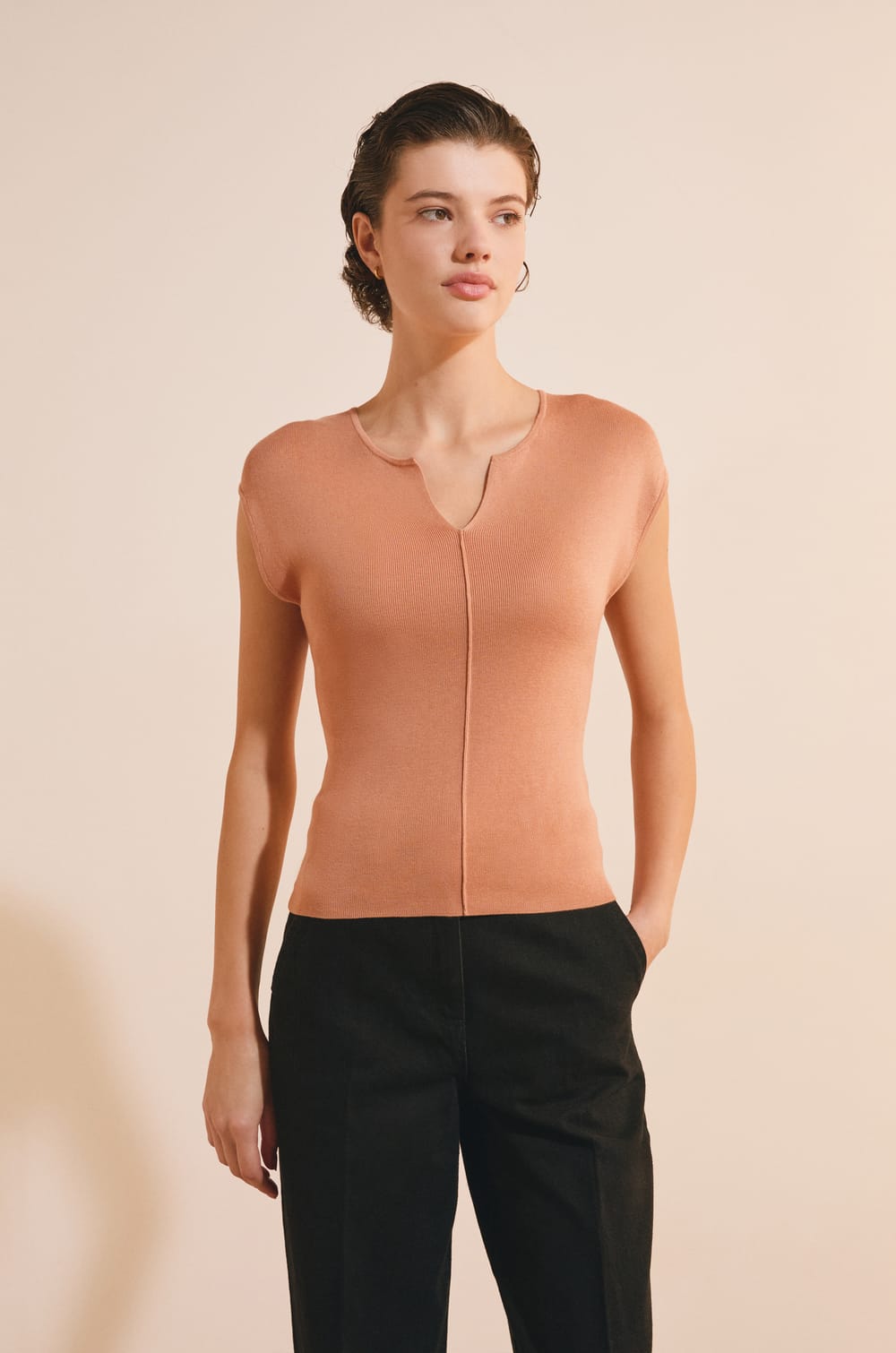 Top &agrave; col V avec coton;${refinementColor}