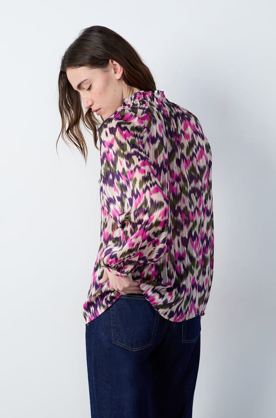 Patterned fluid shirt;${refinementColor}