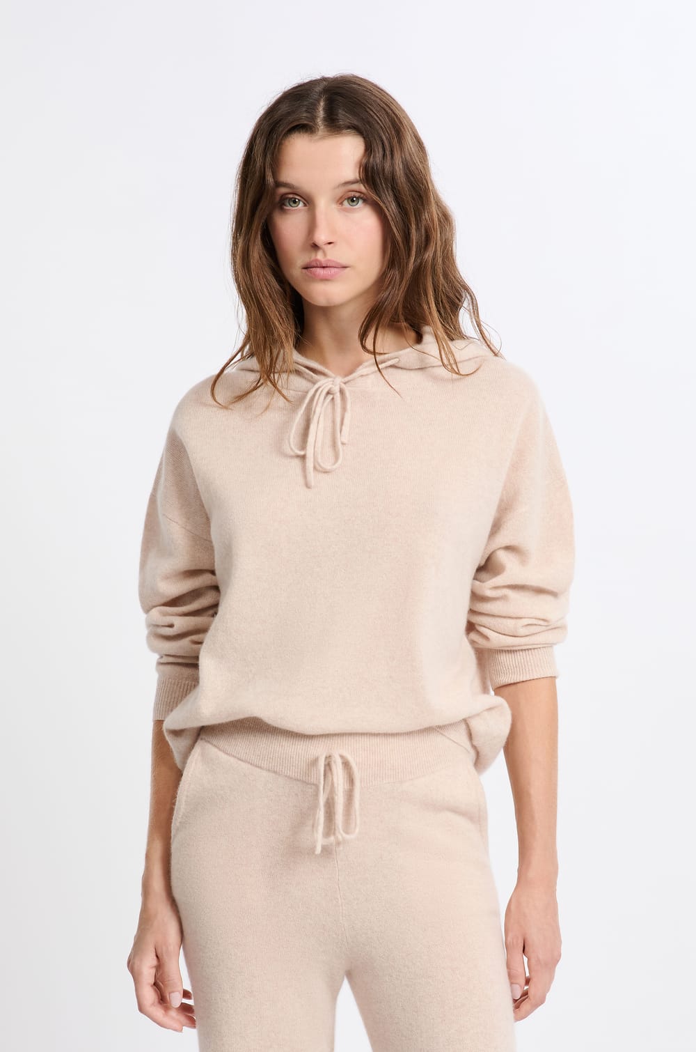 Sweter z kapturem z kaszmiru;${refinementColor}