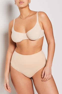 Shapewear-String mit hoher Taille – mittlerer Halt;${refinementColor}