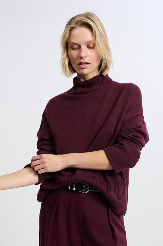 Sleeveless Sweater;${refinementColor}