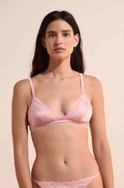Soutien-gorge triangle satin&eacute;;${refinementColor}